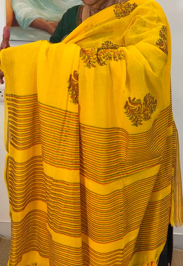 Golden Yellow Handwoven Mul Cotton Saree with Floral Patterns