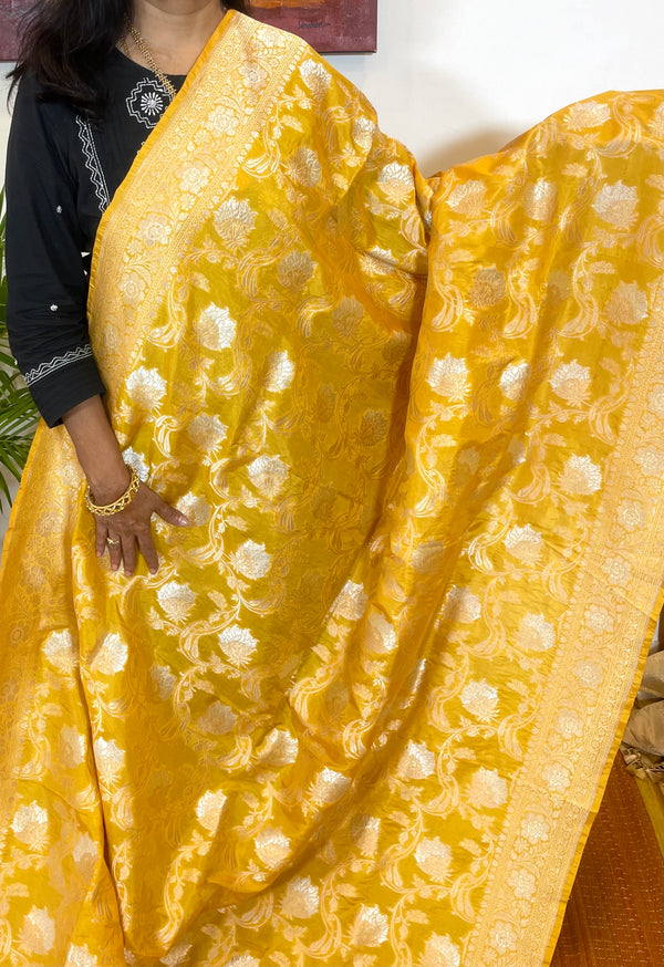 Yellow Kadwa Jungla Banaras Handloom Katan Silk Saree