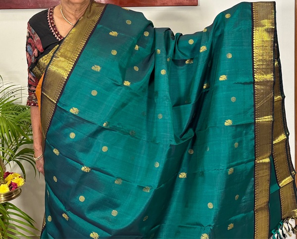 Green and Kanchana Brown Vintage Dual-Shaded  Kanjivaram Silk Saree
