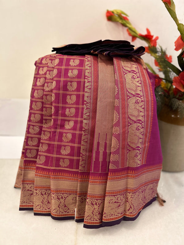 Magenta 1000 Buttas Annam Motifs and Large Annams in the Border and Pallu with Green Selvage